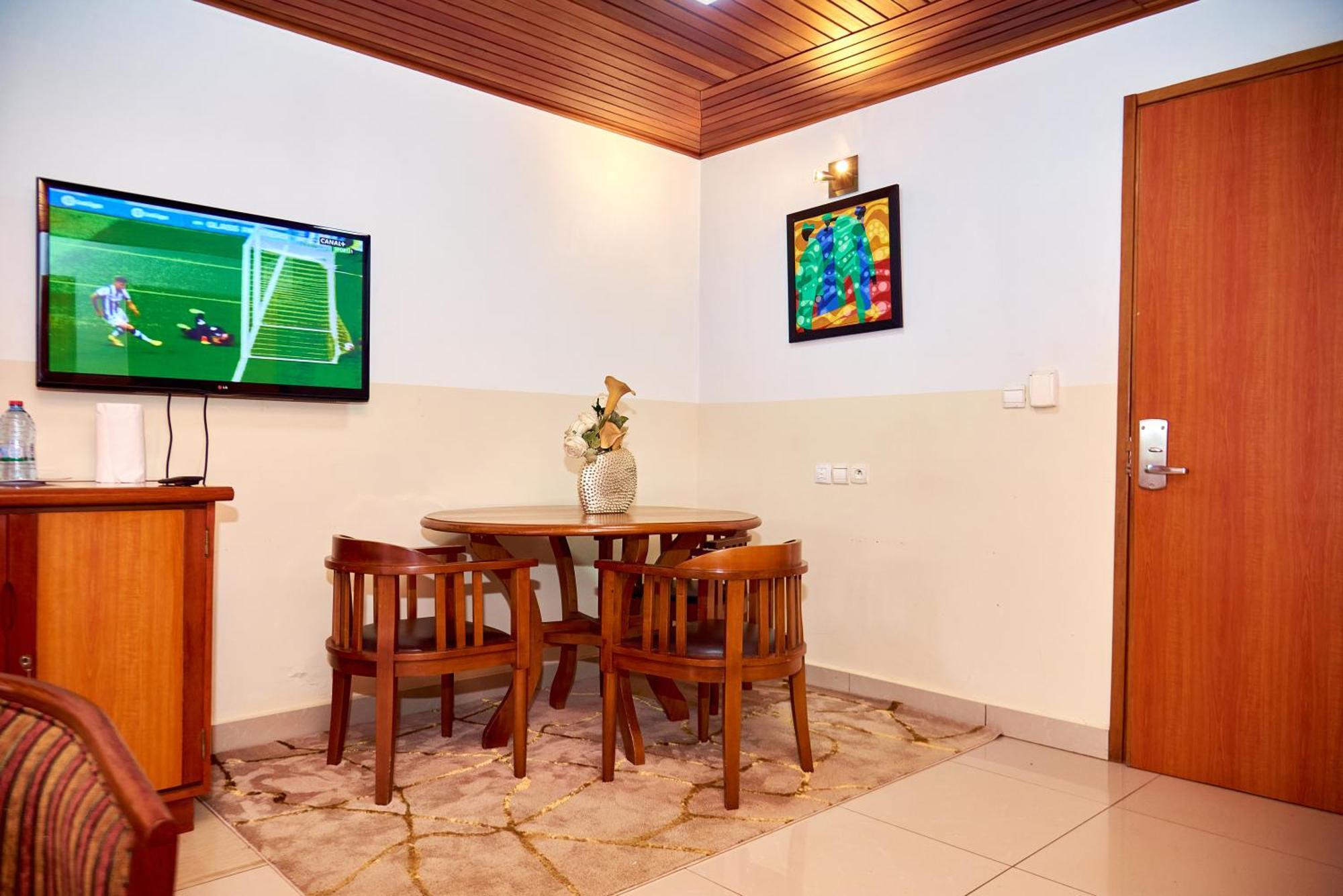 Congress Hotel Yaoundé 外观 照片